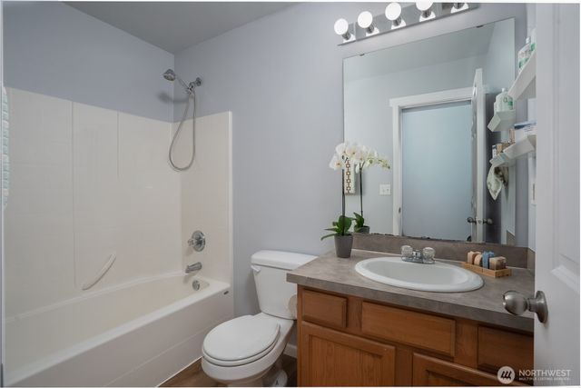 17821 36th Avenue E, Tacoma, WA 98446