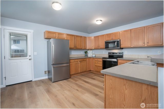 17821 36th Avenue E, Tacoma, WA 98446