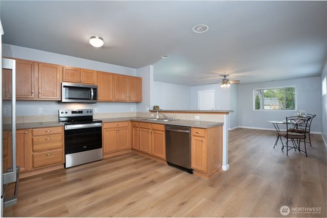 17821 36th Avenue E, Tacoma, WA 98446