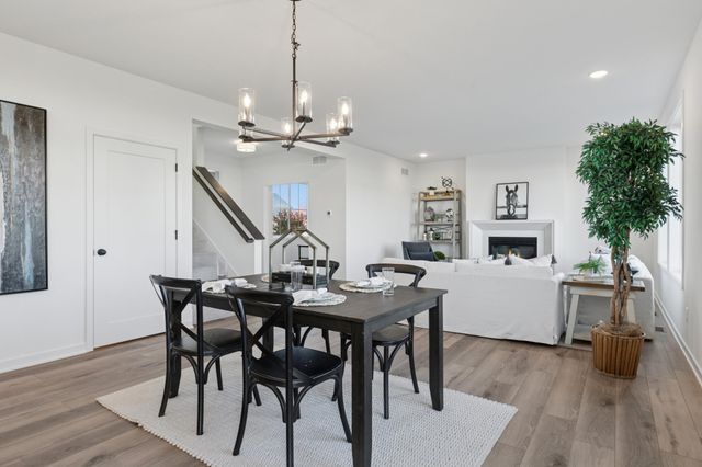 5020 Airlake Draw, Woodbury, MN 55129