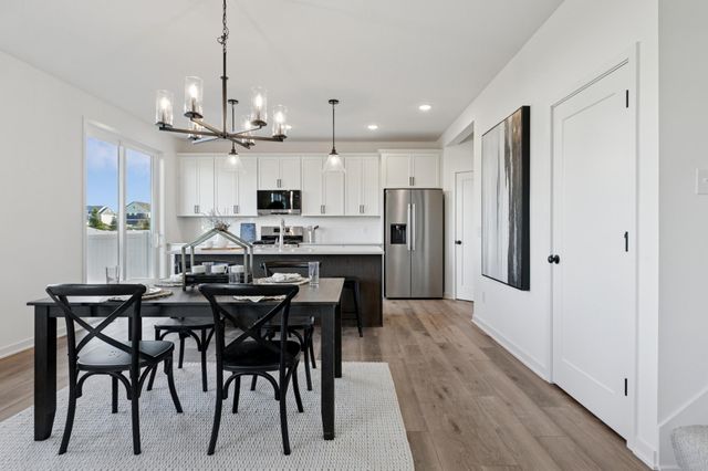 5020 Airlake Draw, Woodbury, MN 55129