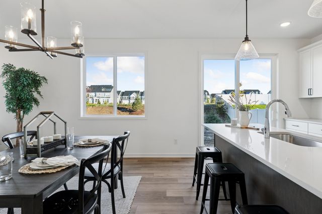 5020 Airlake Draw, Woodbury, MN 55129