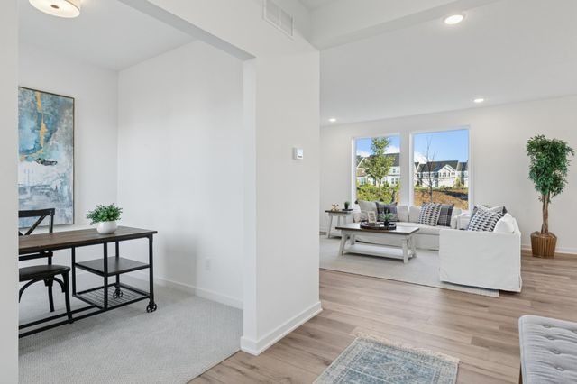 5020 Airlake Draw, Woodbury, MN 55129