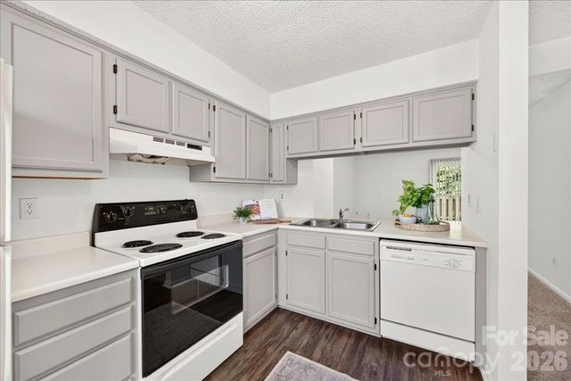 614 Lex Drive, Charlotte, NC 28262