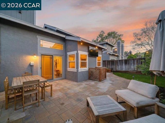 300 Bridgeside Circle, Danville, CA 94506