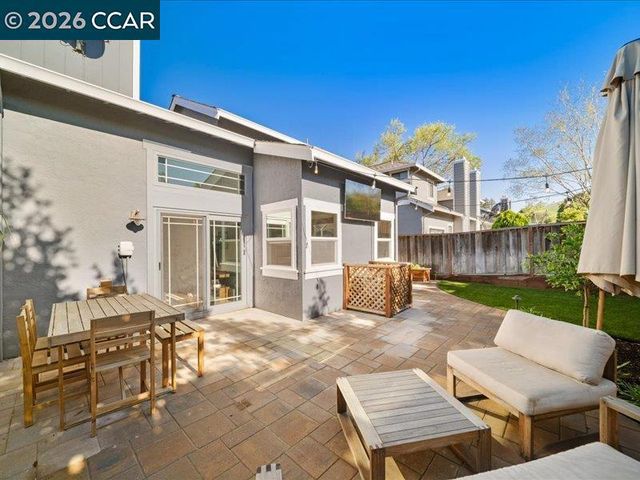 300 Bridgeside Circle, Danville, CA 94506
