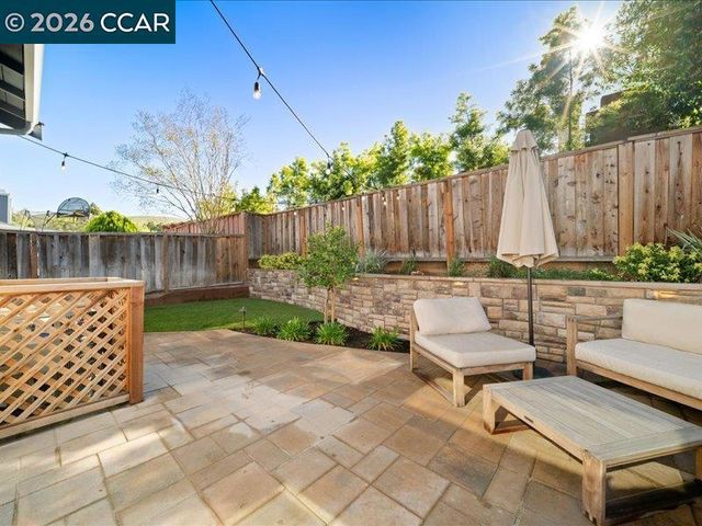 300 Bridgeside Circle, Danville, CA 94506