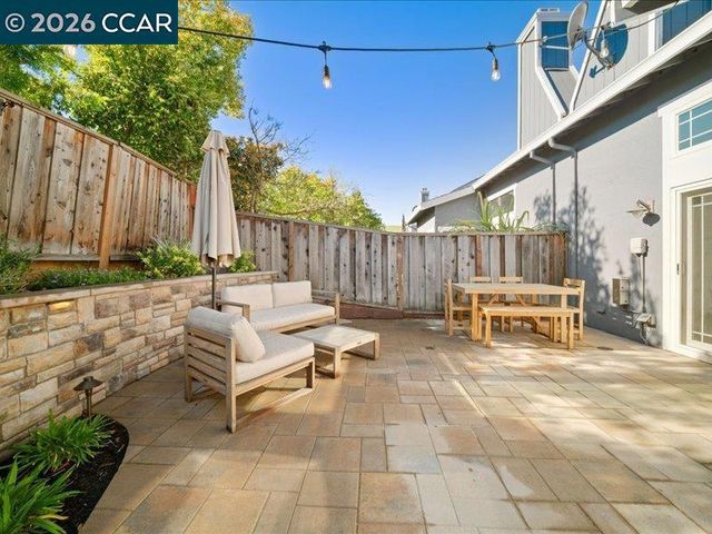 300 Bridgeside Circle, Danville, CA 94506