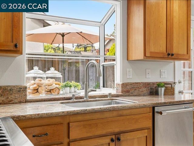 300 Bridgeside Circle, Danville, CA 94506