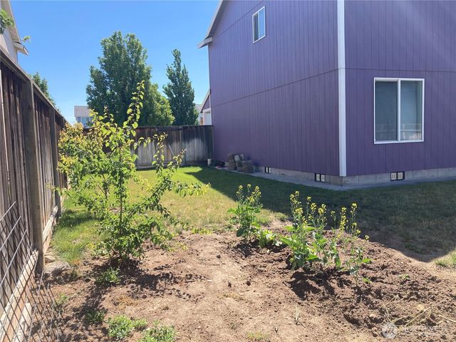 2020 Perch Avenue, Moses Lake, WA 98837