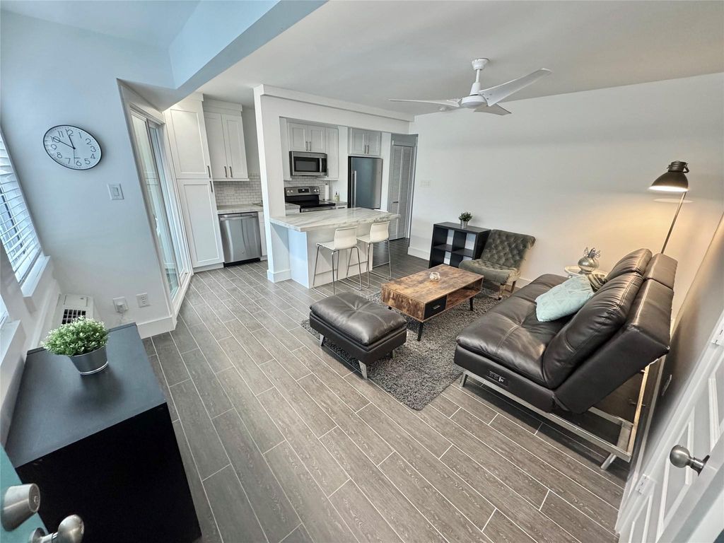 412 Pacific Street 12A, Houston, TX 77006