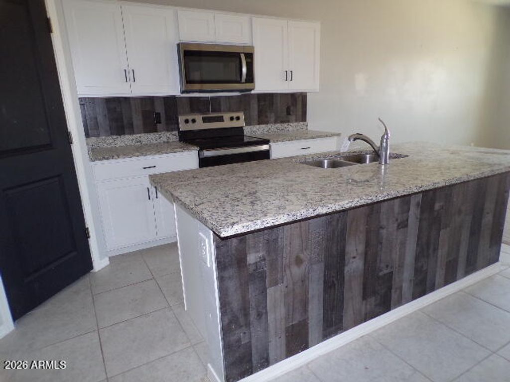26103 N LETO Circle, Florence, AZ 85132 — photo 5