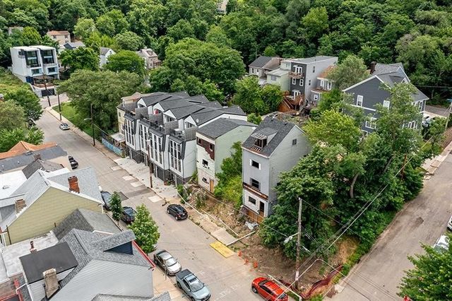 5302-5306 Duncan St, Lawrenceville, PA 15201