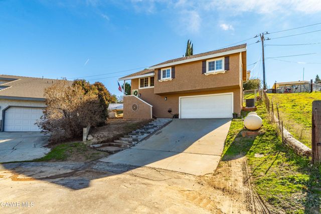 15152 Ojibwa Place, Lake Hughes, CA 93532