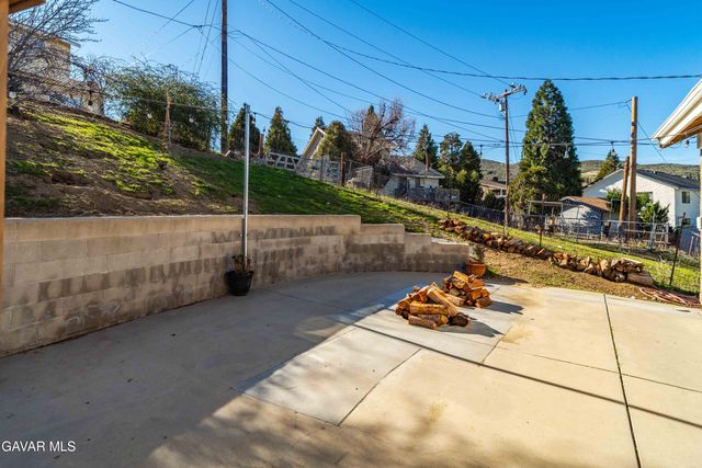 15152 Ojibwa Place, Lake Hughes, CA 93532