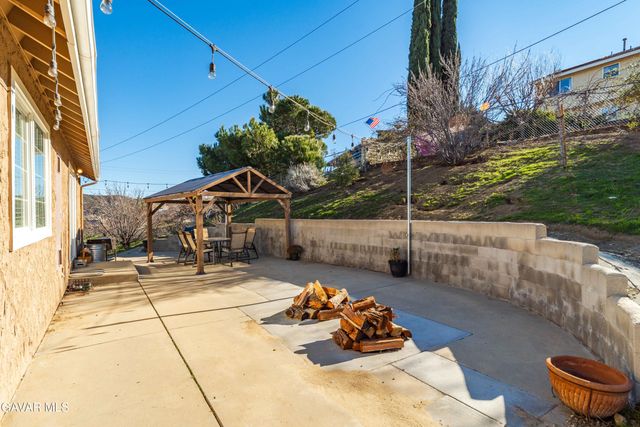 15152 Ojibwa Place, Lake Hughes, CA 93532