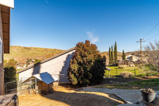 15152 Ojibwa Place, Lake Hughes, CA 93532