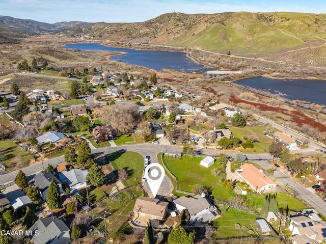 15152 Ojibwa Place, Lake Hughes, CA 93532