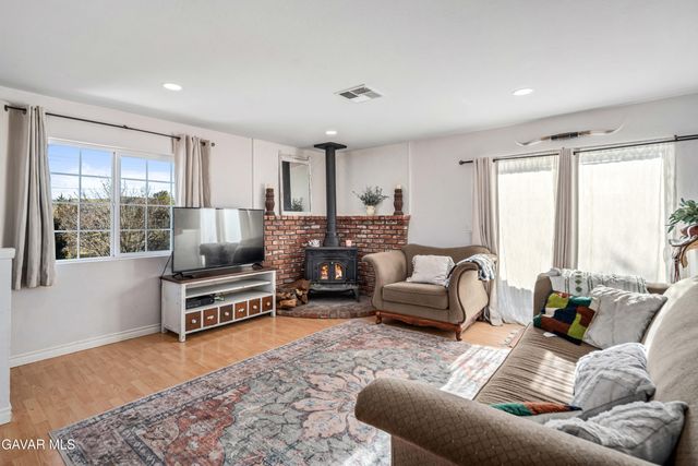 15152 Ojibwa Place, Lake Hughes, CA 93532