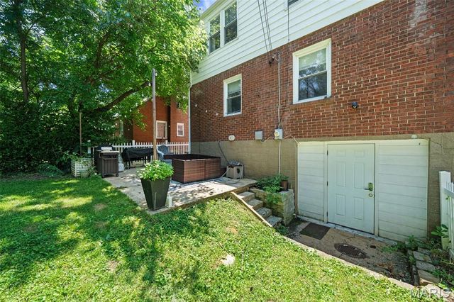 2826 Dunkirk Drive, St Louis, MO 63119