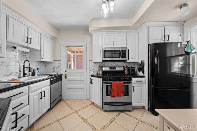2826 Dunkirk Drive, St Louis, MO 63119