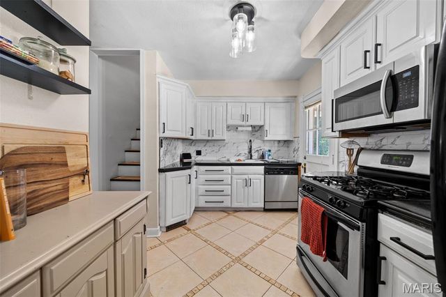 2826 Dunkirk Drive, St Louis, MO 63119