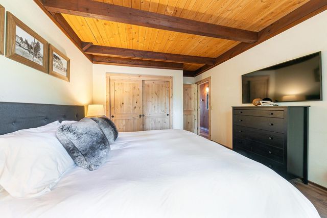 938 Country Club Drive, Tahoe City, CA 96145