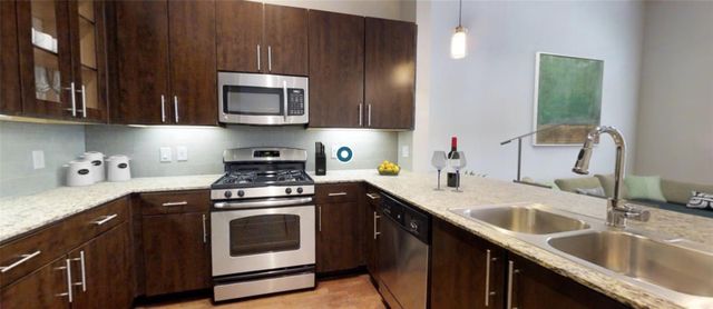 2525 Mccue St Road 1257, Houston, TX 77056