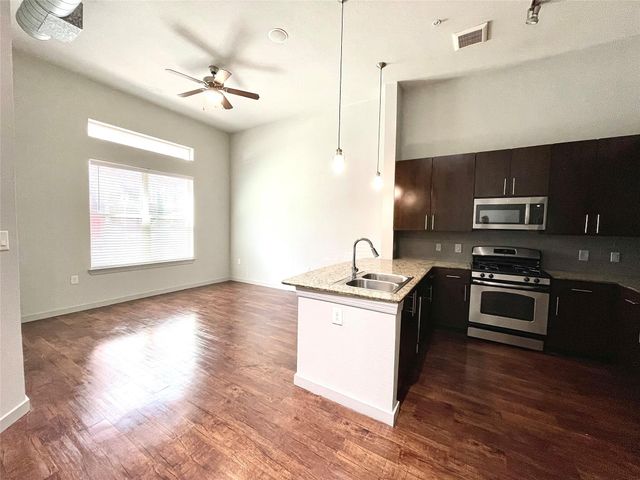2525 Mccue St Road 1257, Houston, TX 77056