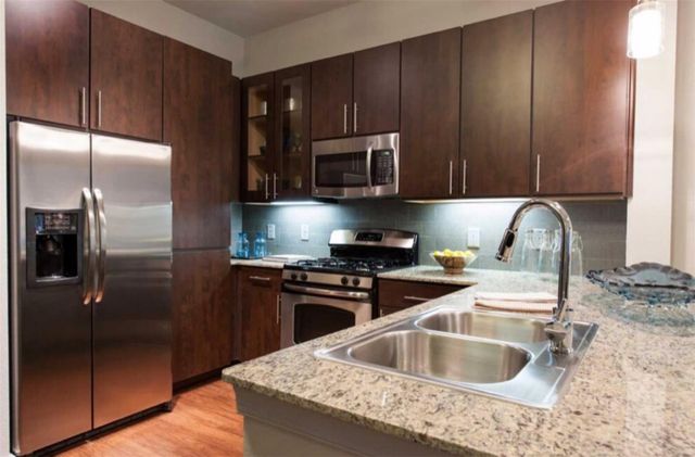 2525 Mccue St Road 1257, Houston, TX 77056