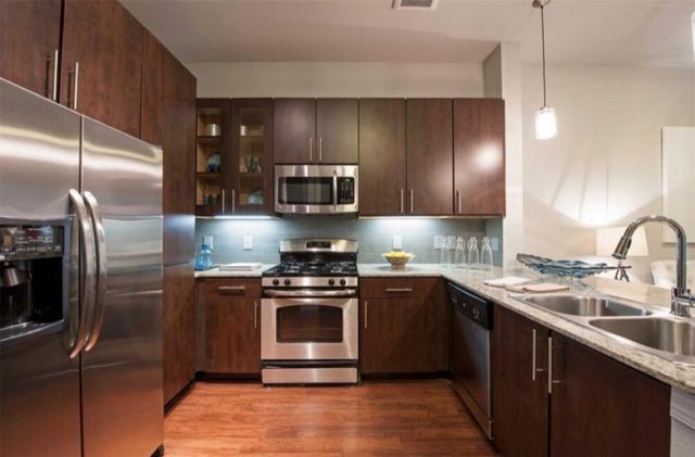 2525 Mccue St Road 1257, Houston, TX 77056