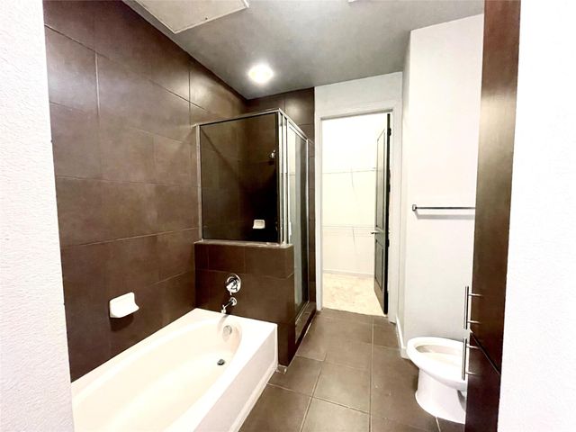 2525 Mccue St Road 1257, Houston, TX 77056