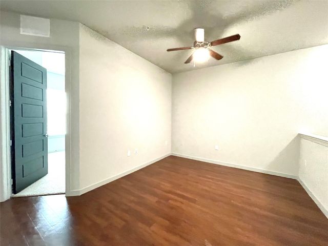 2525 Mccue St Road 1257, Houston, TX 77056
