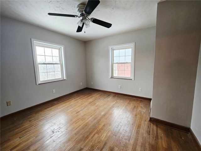 409 Mendelssohn Ave, Clairton, PA 15025