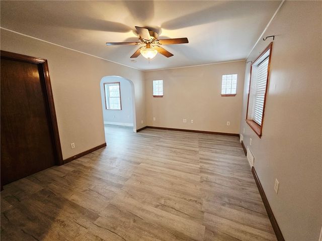 409 Mendelssohn Ave, Clairton, PA 15025