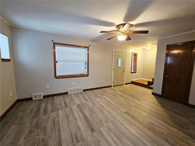 409 Mendelssohn Ave, Clairton, PA 15025