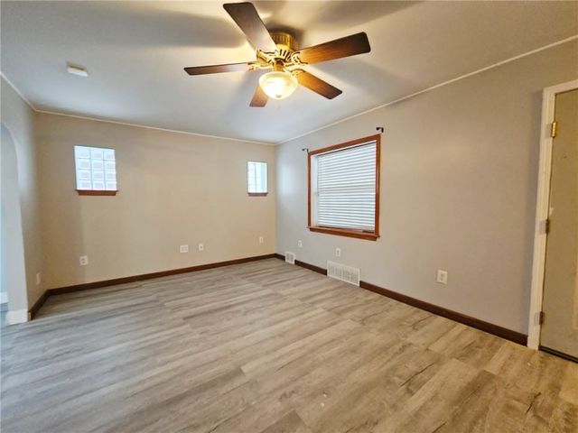 409 Mendelssohn Ave, Clairton, PA 15025