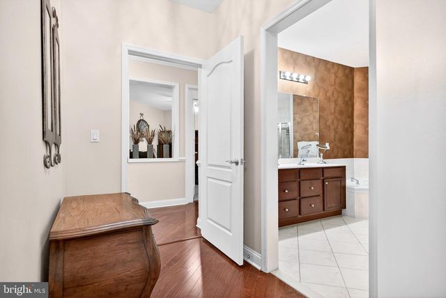 137 PLAZA GRANDE, Cherry Hill, NJ 08002