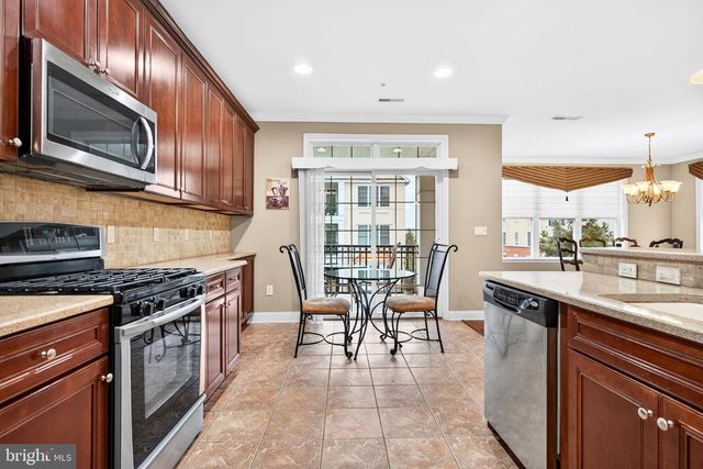 137 PLAZA GRANDE, Cherry Hill, NJ 08002