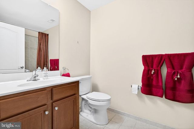 137 PLAZA GRANDE, Cherry Hill, NJ 08002