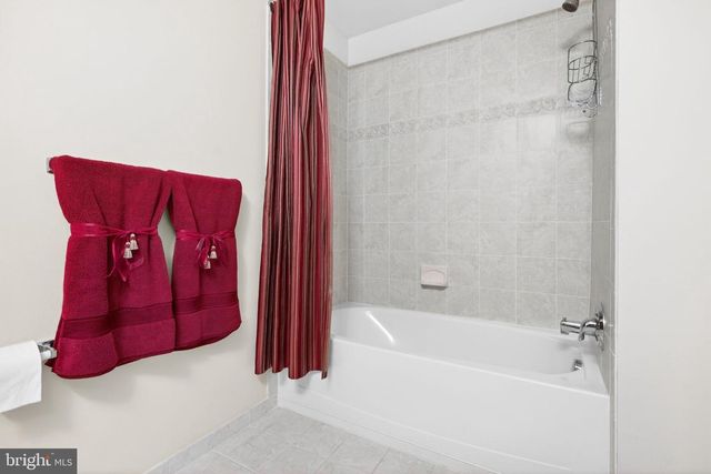 137 PLAZA GRANDE, Cherry Hill, NJ 08002