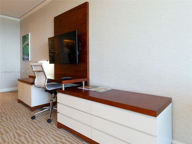 18001 Collins Avenue 606, Sunny Isles Beach, FL 33160
