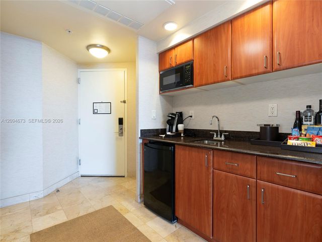 18001 Collins Avenue 606, Sunny Isles Beach, FL 33160
