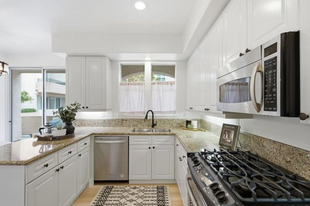 264 W 20th Avenue, San Mateo, CA 94403