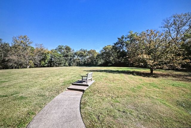 4487 Post Pl Apt 126, Nashville, TN 37205