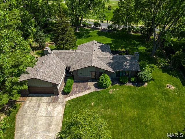 11 Glen Hollow Road, Glen Carbon, IL 62034