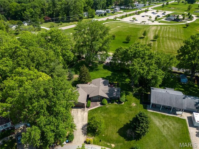 11 Glen Hollow Road, Glen Carbon, IL 62034