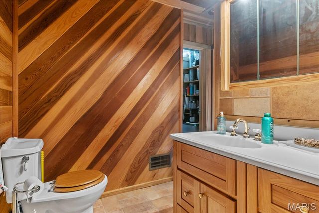 11 Glen Hollow Road, Glen Carbon, IL 62034