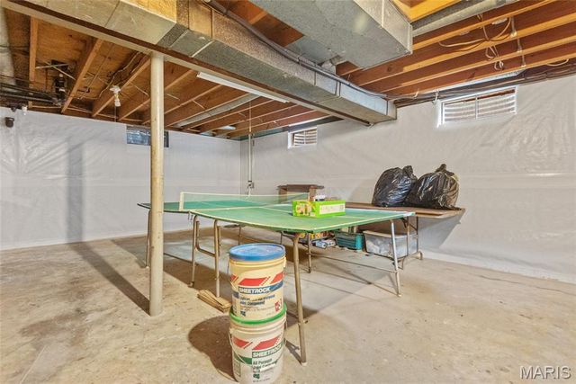 11 Glen Hollow Road, Glen Carbon, IL 62034