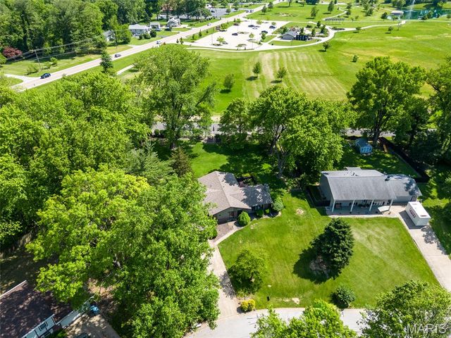 11 Glen Hollow Road, Glen Carbon, IL 62034